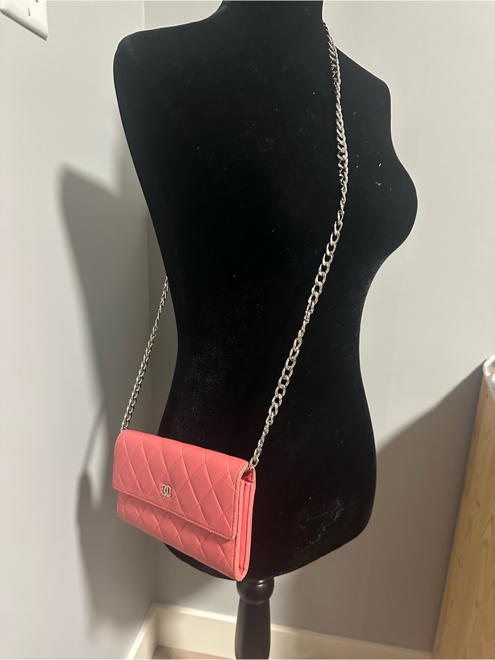 Absolutely Gorgeous Authentic CHANEL Quilted Crossbody Wallet on Chain Pink
